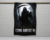 The image is a black and white advertisement for a product, likely a double-fold hem or a 2-meter-long fabric. The ad provides a size guide for the product, indicating that it is 56 inches long and 34.5 inches wide.